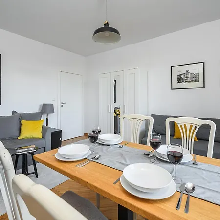 Lumina I 3-room I 9 Guests I Coffee Maker I Near The Royal Castle شقة وارسو