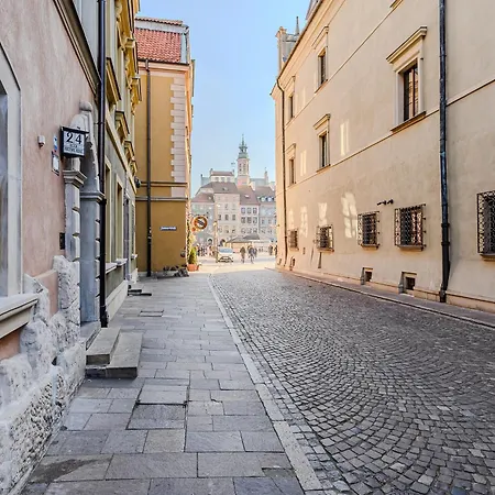 Lumina 3-room Near The Royal Castle *