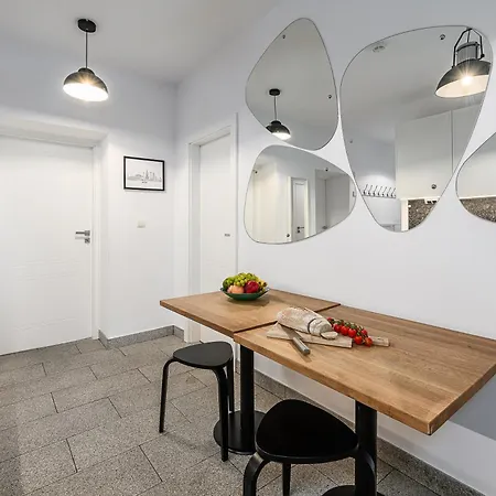 Lumina I 3-room I 9 Guests I Coffee Maker I Near The Royal Castle *
